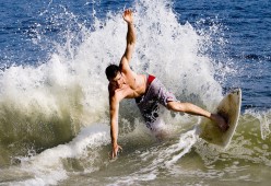 ayx·爱游戏电竞体育-足协杯战况：洛杉矶湖人防线稳固，新疆男篮进攻受阻，浓眉成最佳