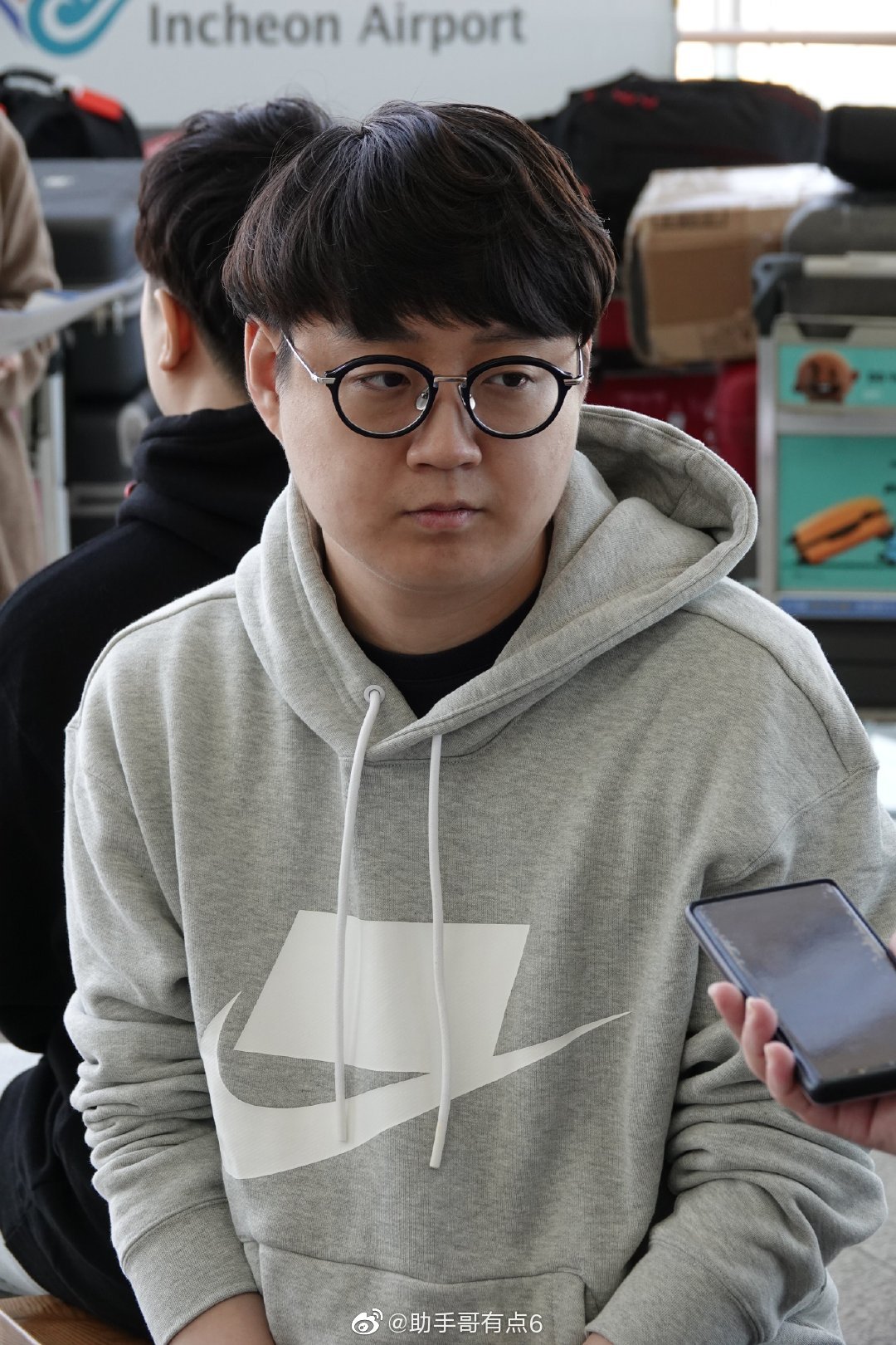 Faker伤愈复出，悬念迭起首场表现抢眼，DWG球迷欢呼！